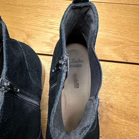 Clark’s black booties - Picture 3 of 6